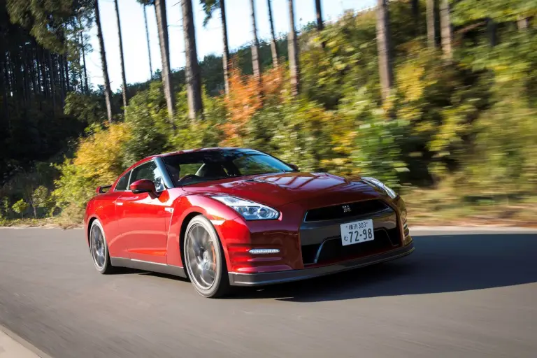 Nissan GT-R 2014 - 13