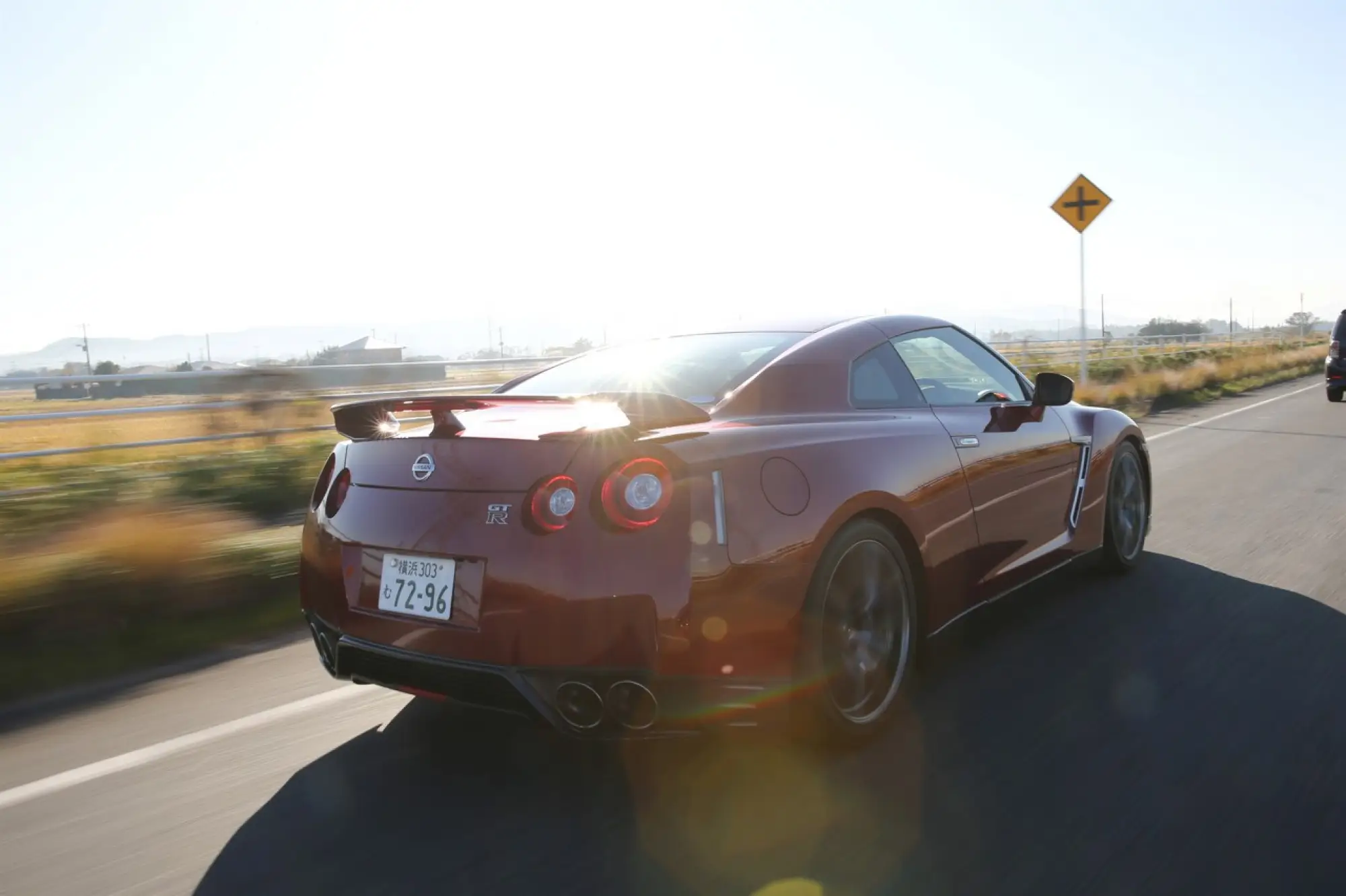 Nissan GT-R 2014 - 16