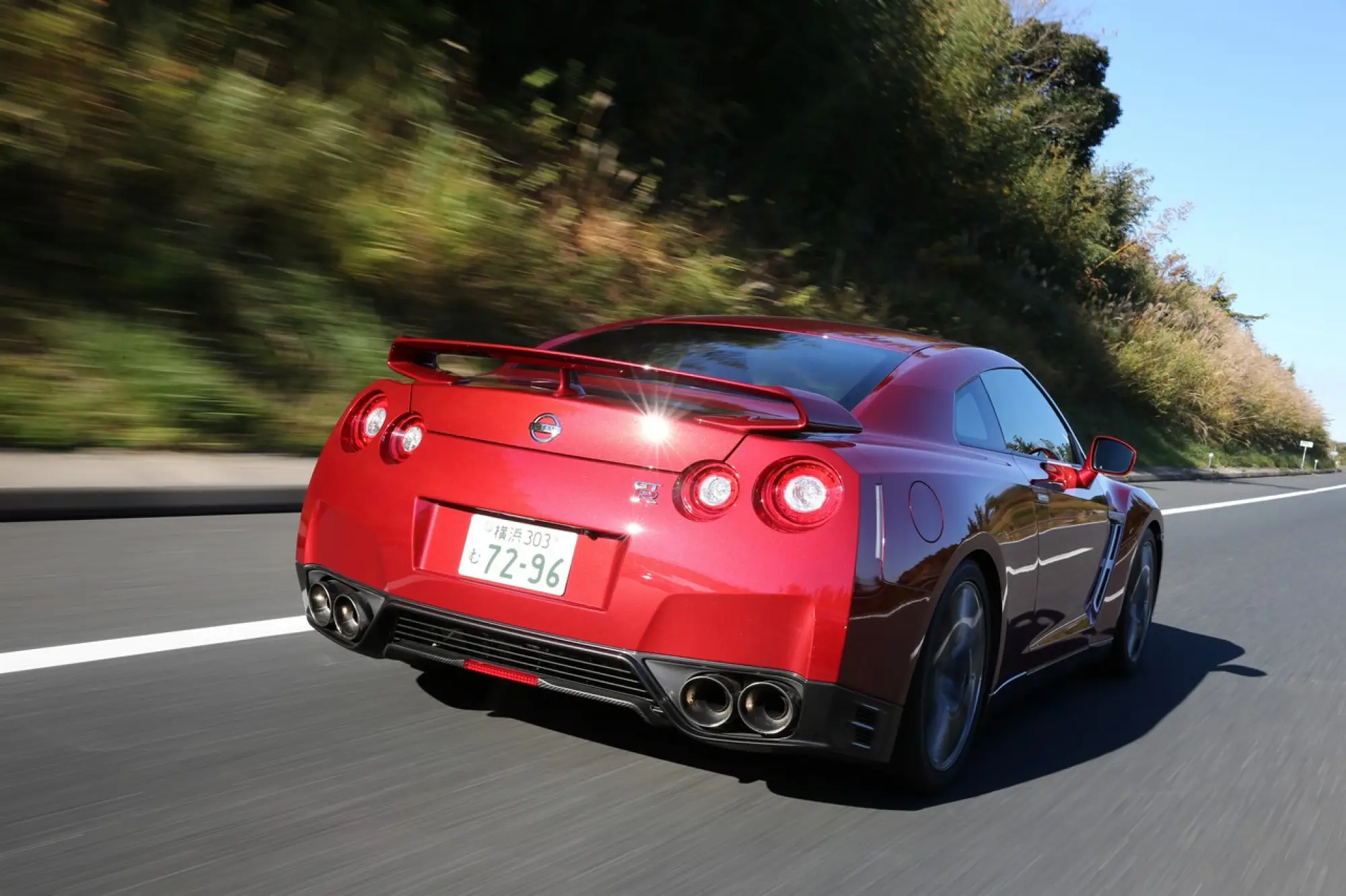 Nissan GT-R 2014 - 17
