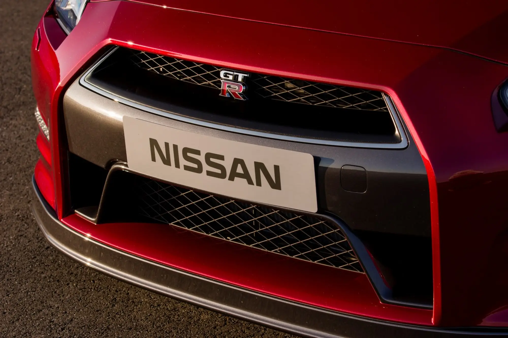 Nissan GT-R 2014 - 12