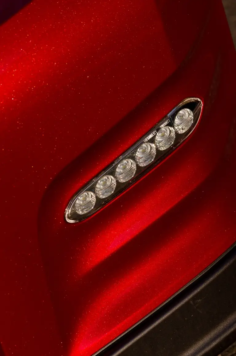Nissan GT-R 2014 - 44