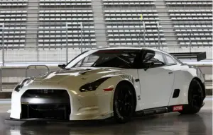 Nissan GT-R GT1 - 1