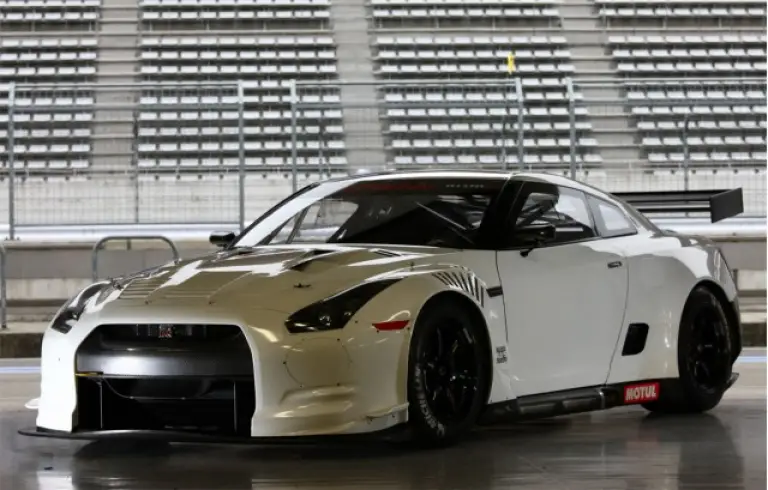Nissan GT-R GT1 - 1