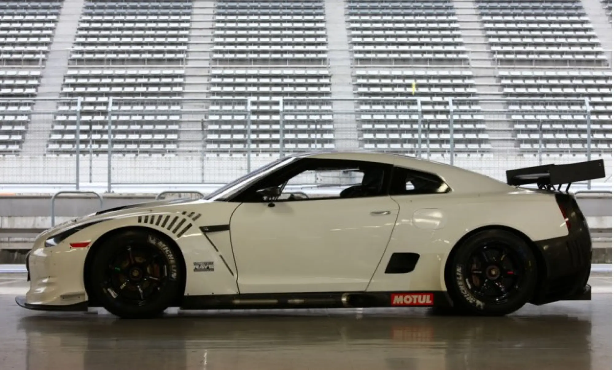 Nissan GT-R GT1 - 3
