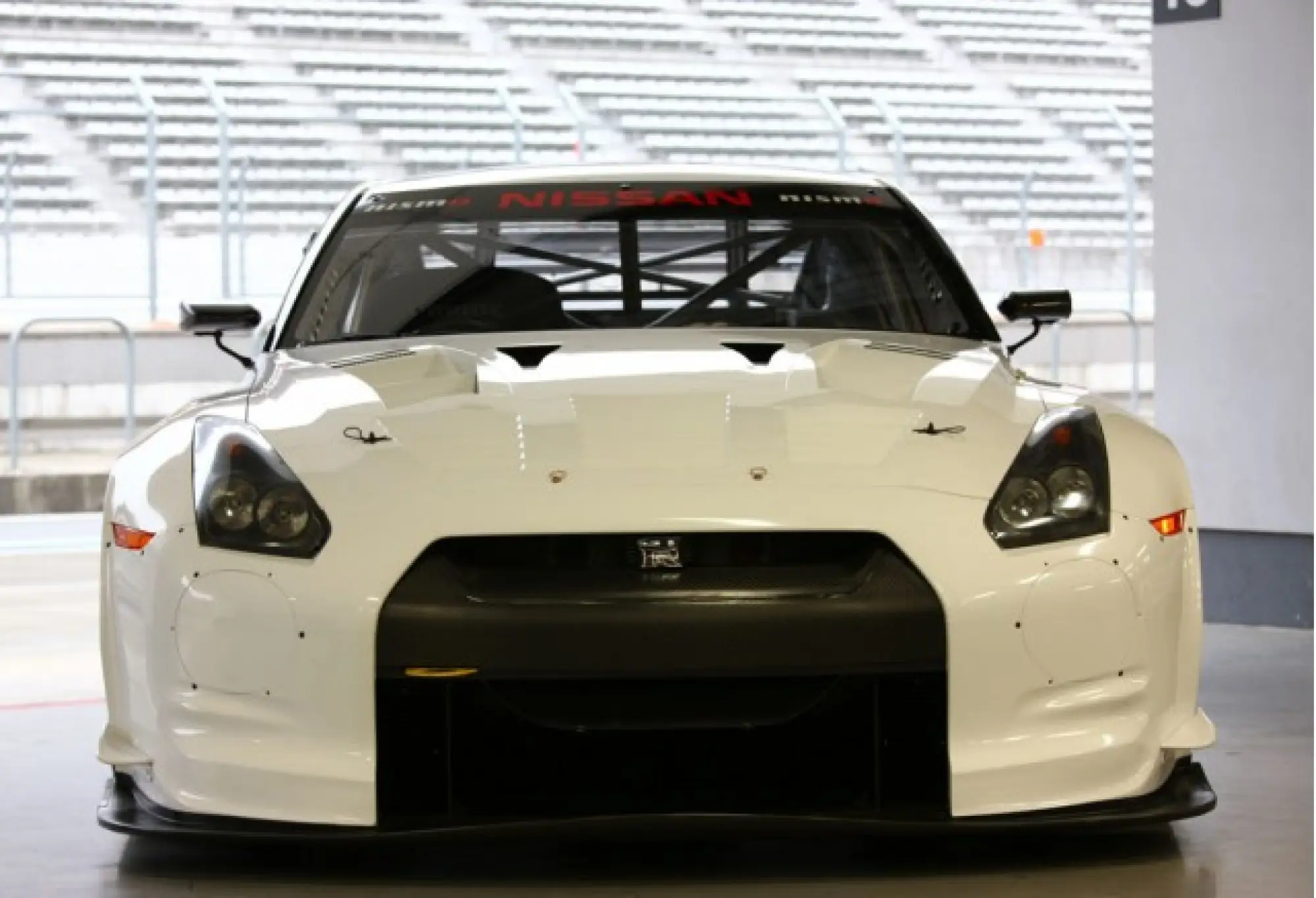 Nissan GT-R GT1 - 4
