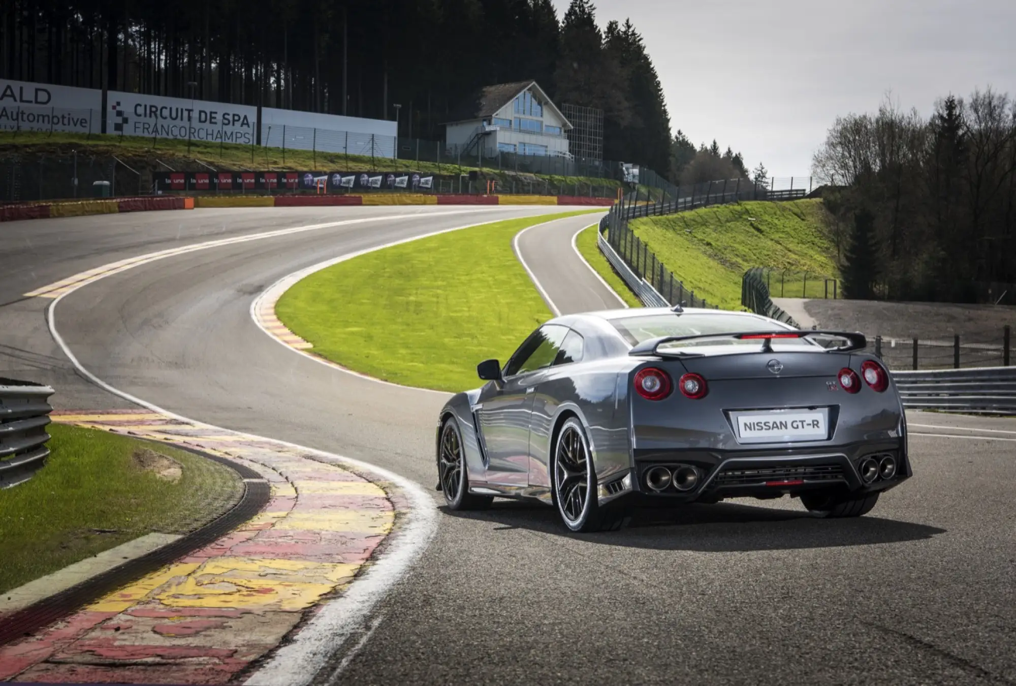 Nissan GT-R MY 2017 - nuova galleria - 14