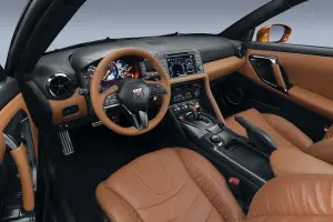 Nissan GT-R MY 2017 - 31