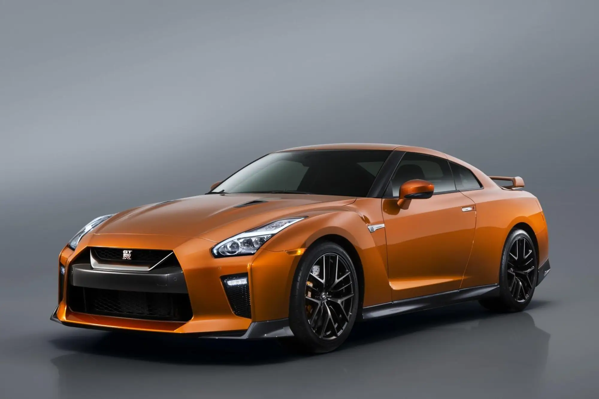 Nissan GT-R MY 2017 - 33