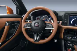 Nissan GT-R MY 2017 - 34