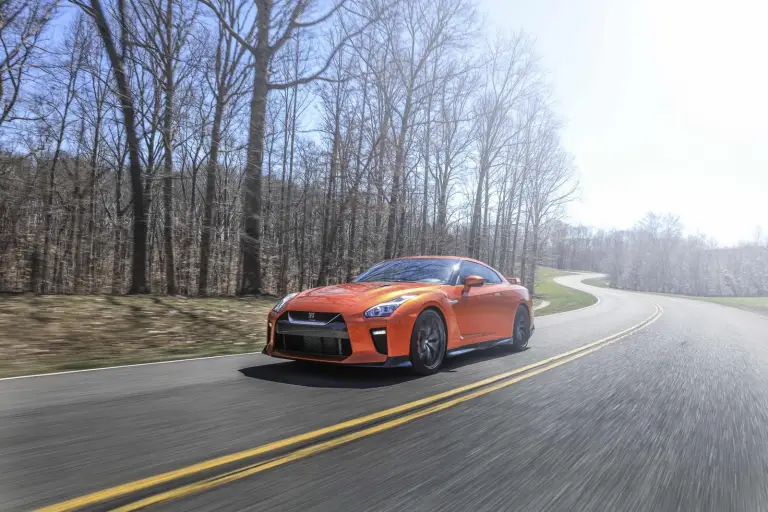 Nissan GT-R MY 2017 - 42