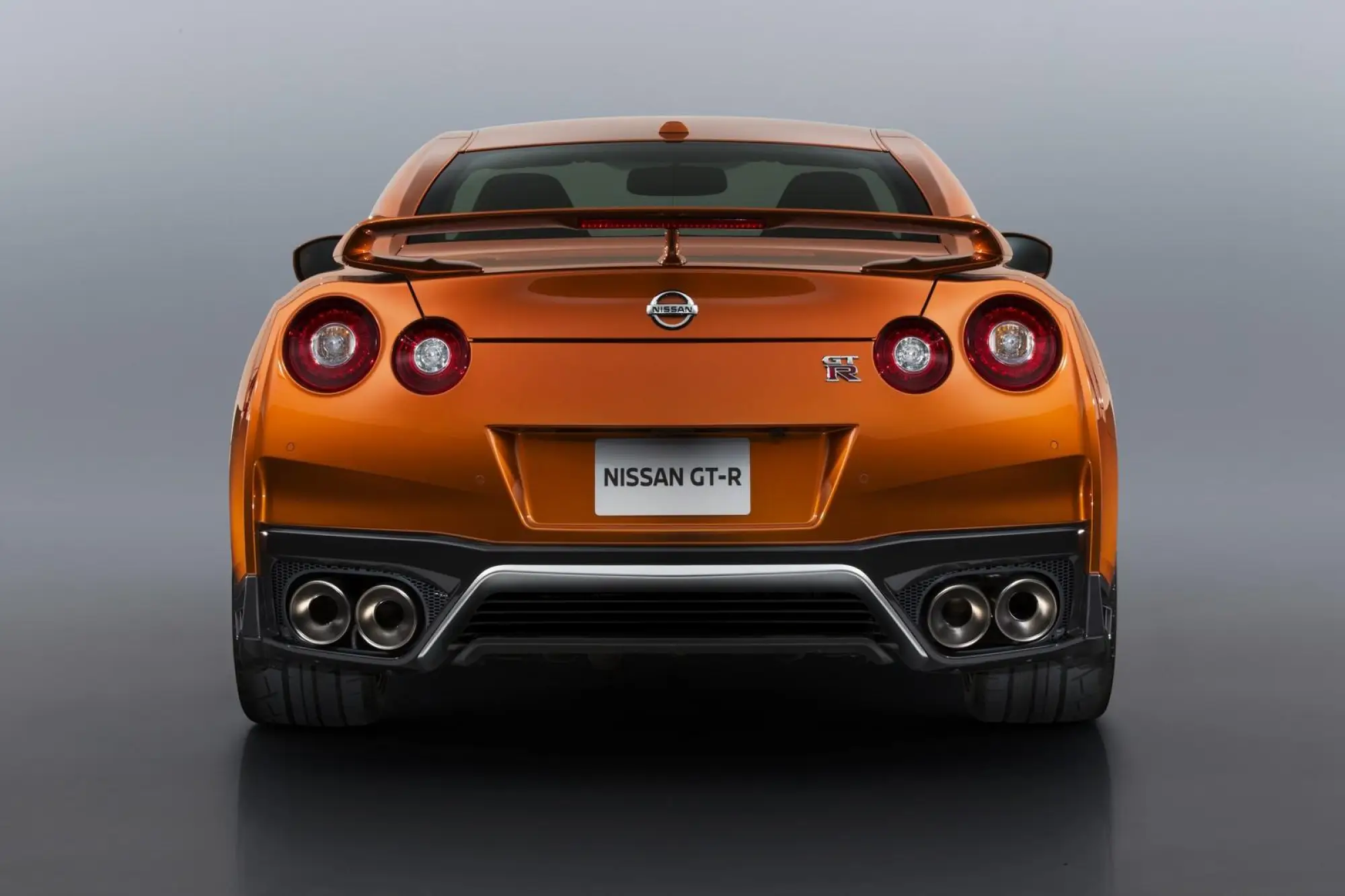 Nissan GT-R MY 2017 - 47
