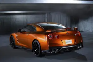 Nissan GT-R MY 2017 - 49