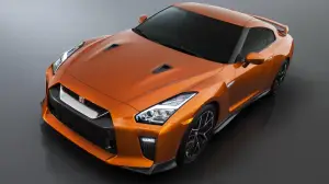 Nissan GT-R MY 2017 - 4