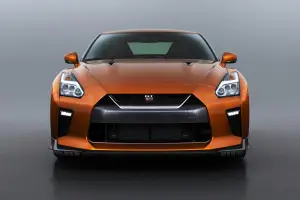 Nissan GT-R MY 2017 - 55