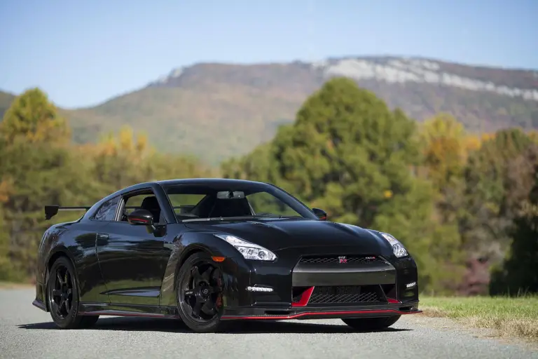 Nissan GT-R Nismo 2015 - 11