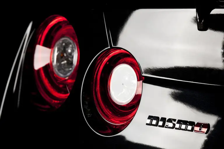 Nissan GT-R Nismo 2015 - 16