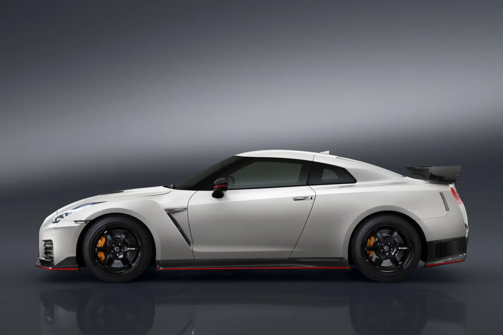 Nissan GT-R Nismo 2017 - 4