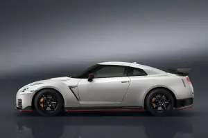 Nissan GT-R Nismo 2017 - 4