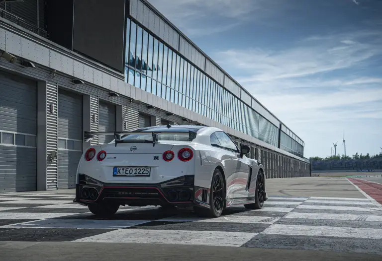 Nissan GT-R Nismo 2020 - 37