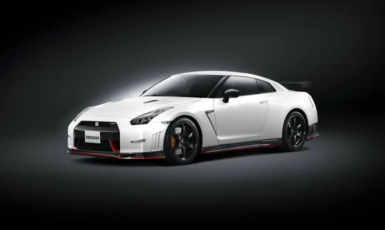 Nissan GT-R Nismo - Foto ufficiali - 2