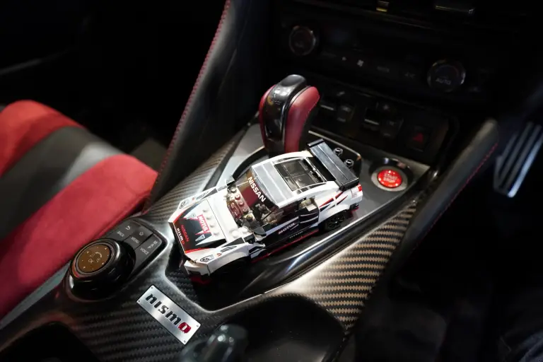 Nissan GT-R Nismo - Lego - 26