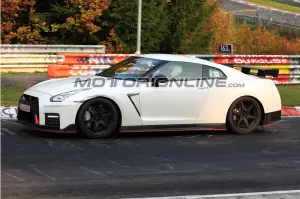 Nissan GT-R Nismo MY 2018 foto spia 17 ottobre 2017 - 2