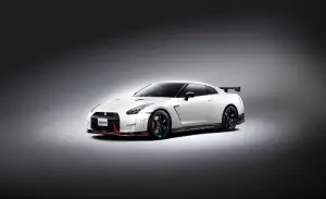 Nissan GT-R Nismo prime immagini - 1