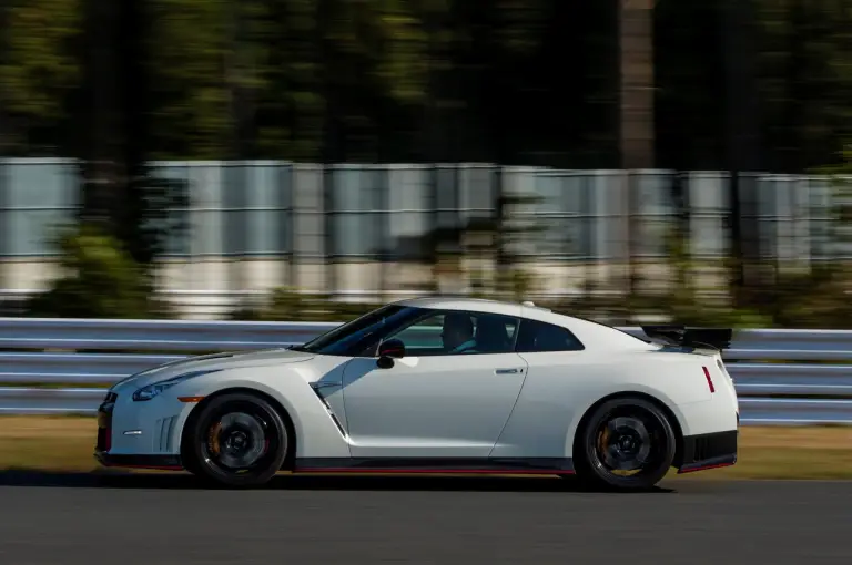 Nissan GT-R Nismo - 35