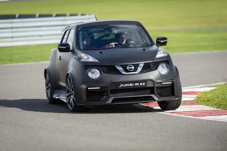 Nissan Juke-R 2.0 - 26