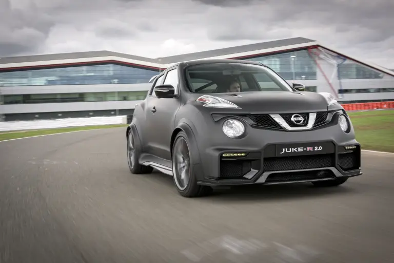 Nissan Juke-R 2.0 - 40