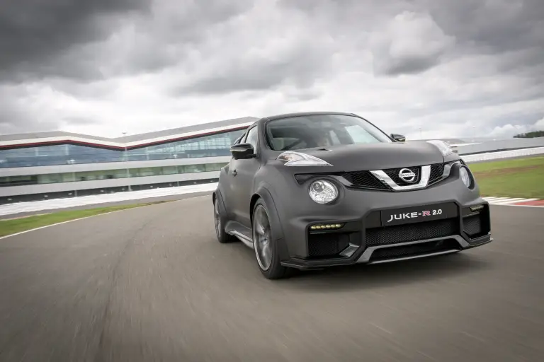 Nissan Juke-R 2.0 - 55