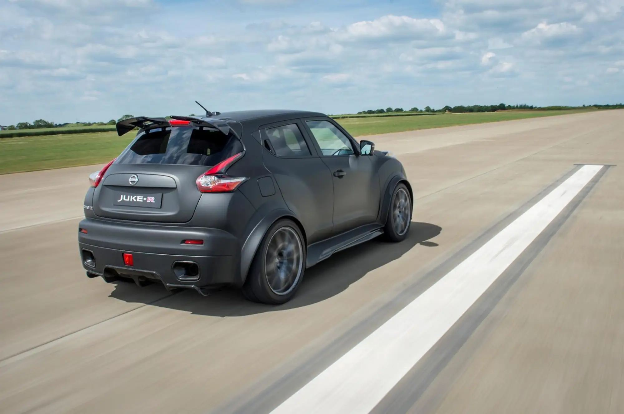 Nissan Juke-R II - 18