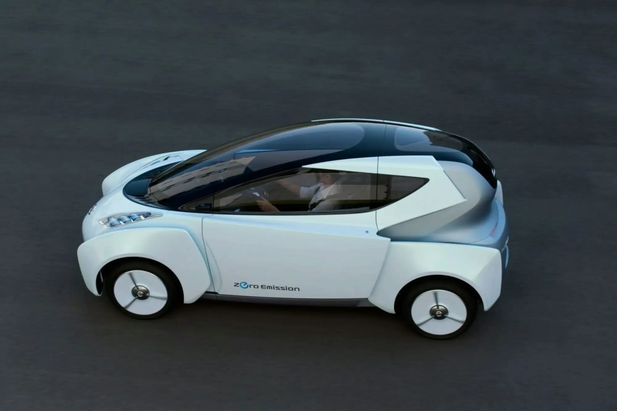 Nissan Land Glider Concept - 12