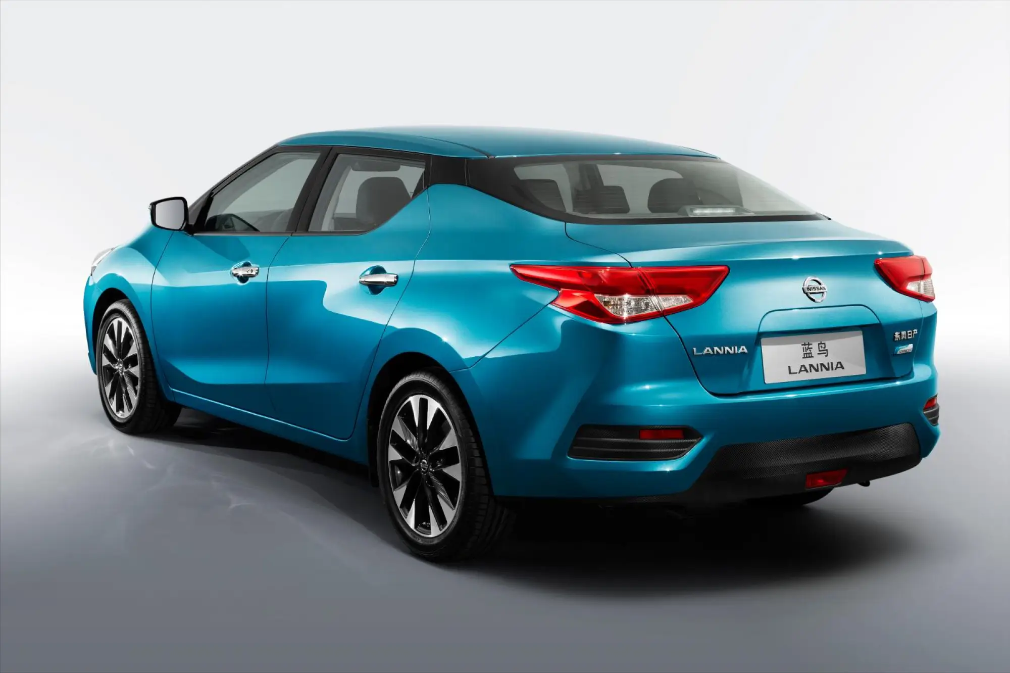 Nissan Lannia - 4