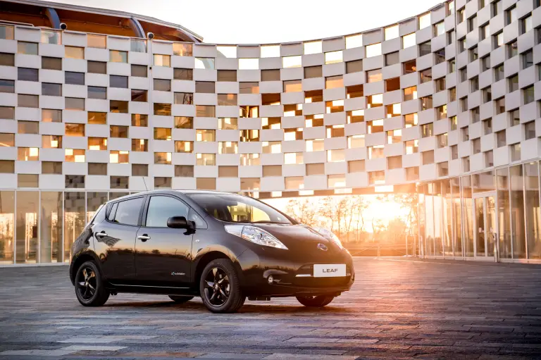 Nissan Leaf Black Edition - 2