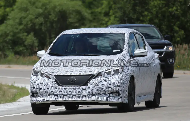 Nissan Leaf MY 2018 - Foto spia 23-06-2017 - 5