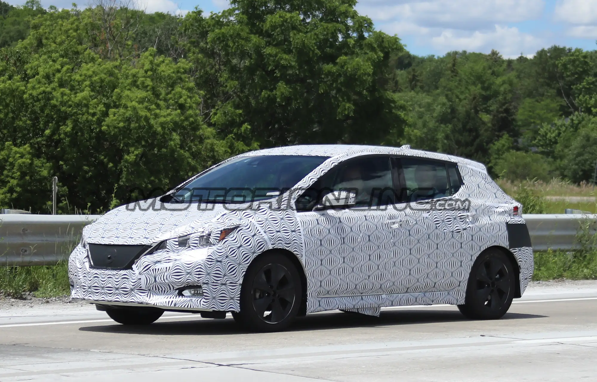 Nissan Leaf MY 2018 - Foto spia 23-06-2017 - 9