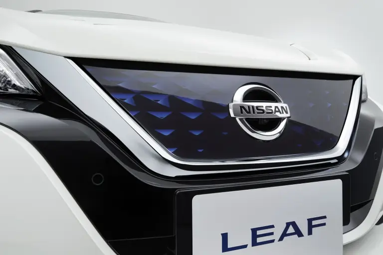 Nissan Leaf MY 2018 - 16