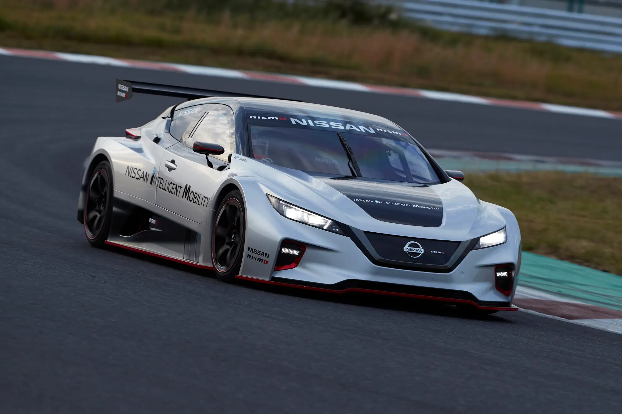 Nissan Leaf Nismo RC - 23