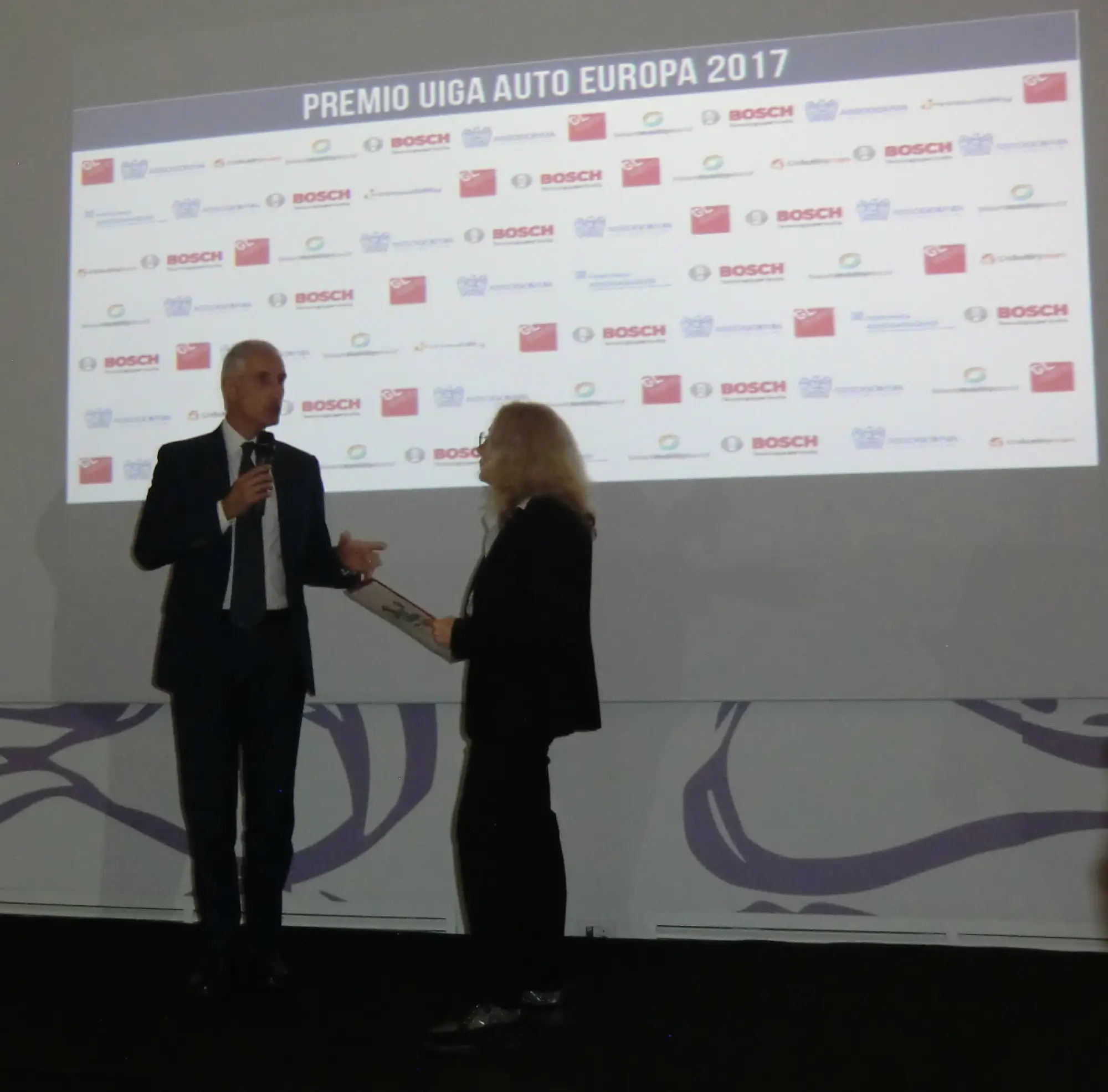 NISSAN LEAF premio GREEN GOLD AWARD 2017 - 1