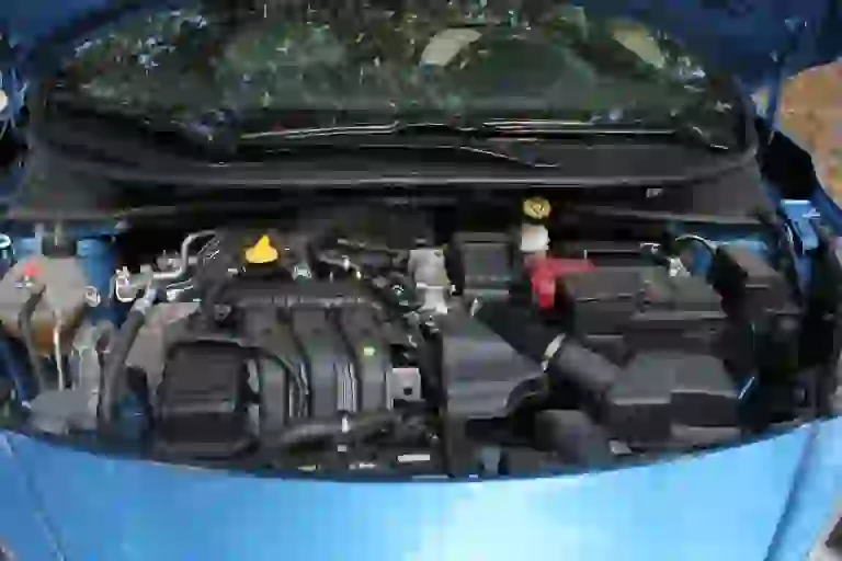 Nissan Micra 1.0: prova su strada - 16