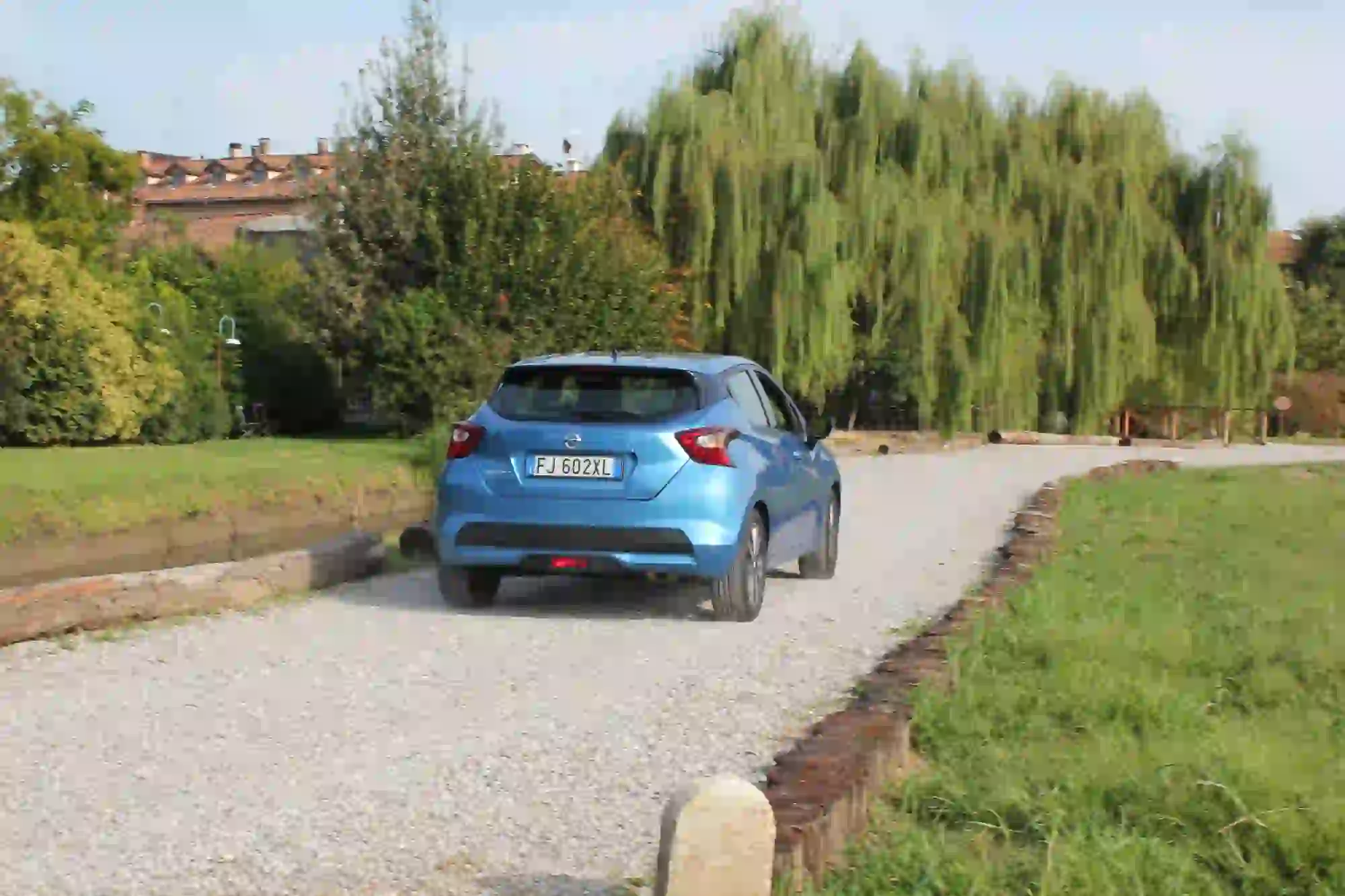 Nissan Micra 1.0: prova su strada - 23