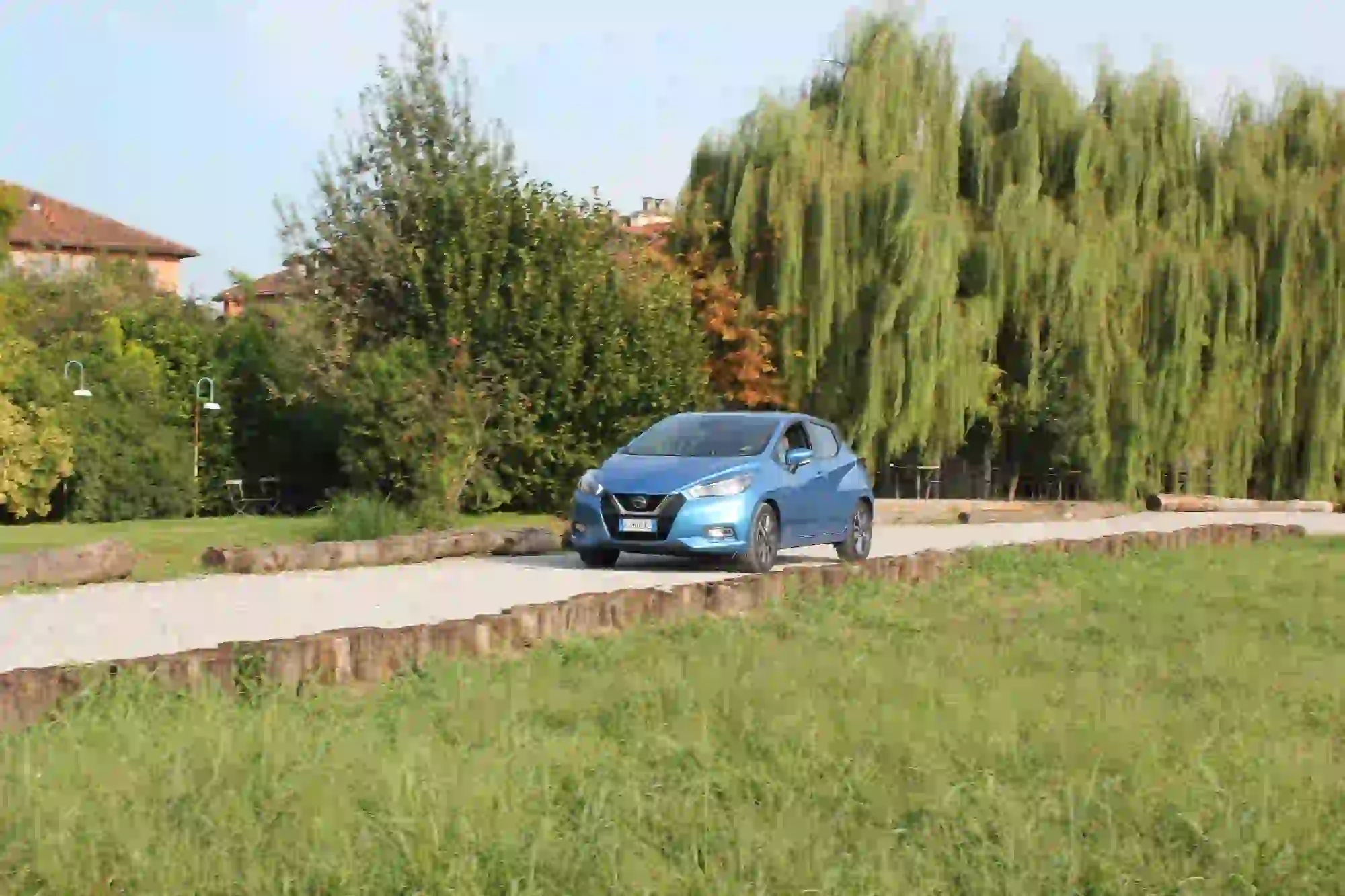 Nissan Micra 1.0: prova su strada - 32