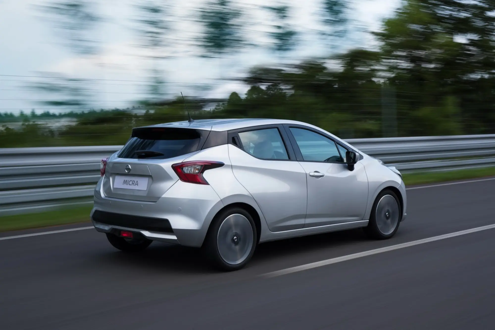 Nissan Micra MY 2017 - 33
