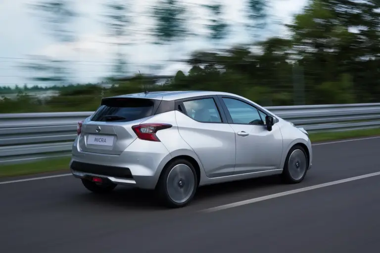 Nissan Micra MY 2017 - 33
