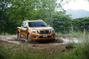 Nissan Navara 2015  - 12