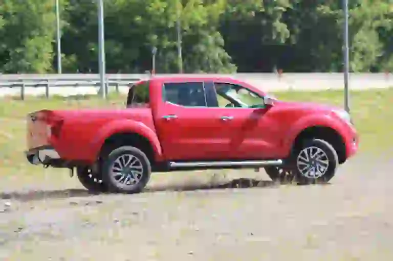 Nissan Navara NP300: prova su strada - 21