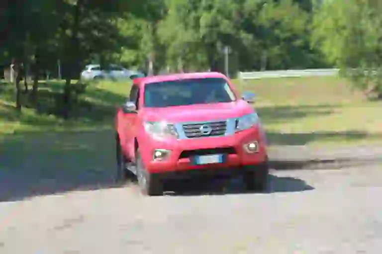 Nissan Navara NP300: prova su strada - 23