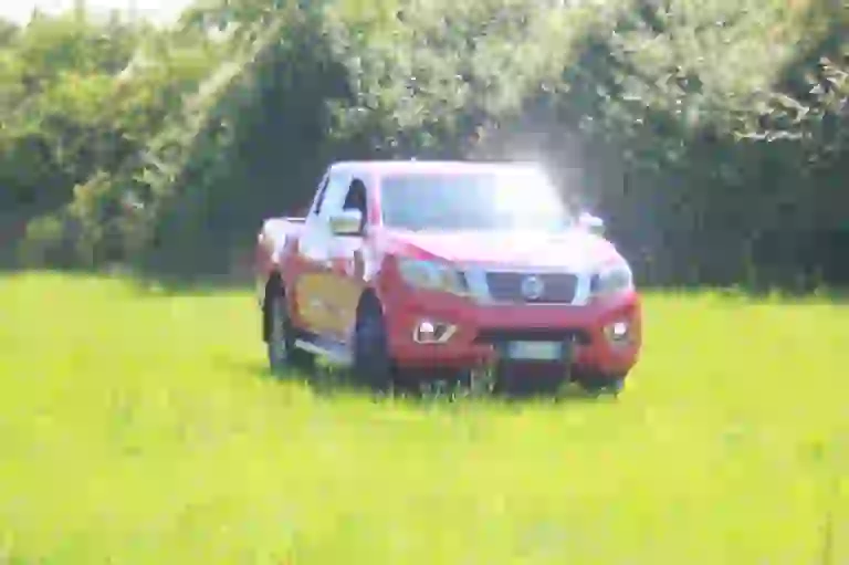 Nissan Navara NP300: prova su strada - 43