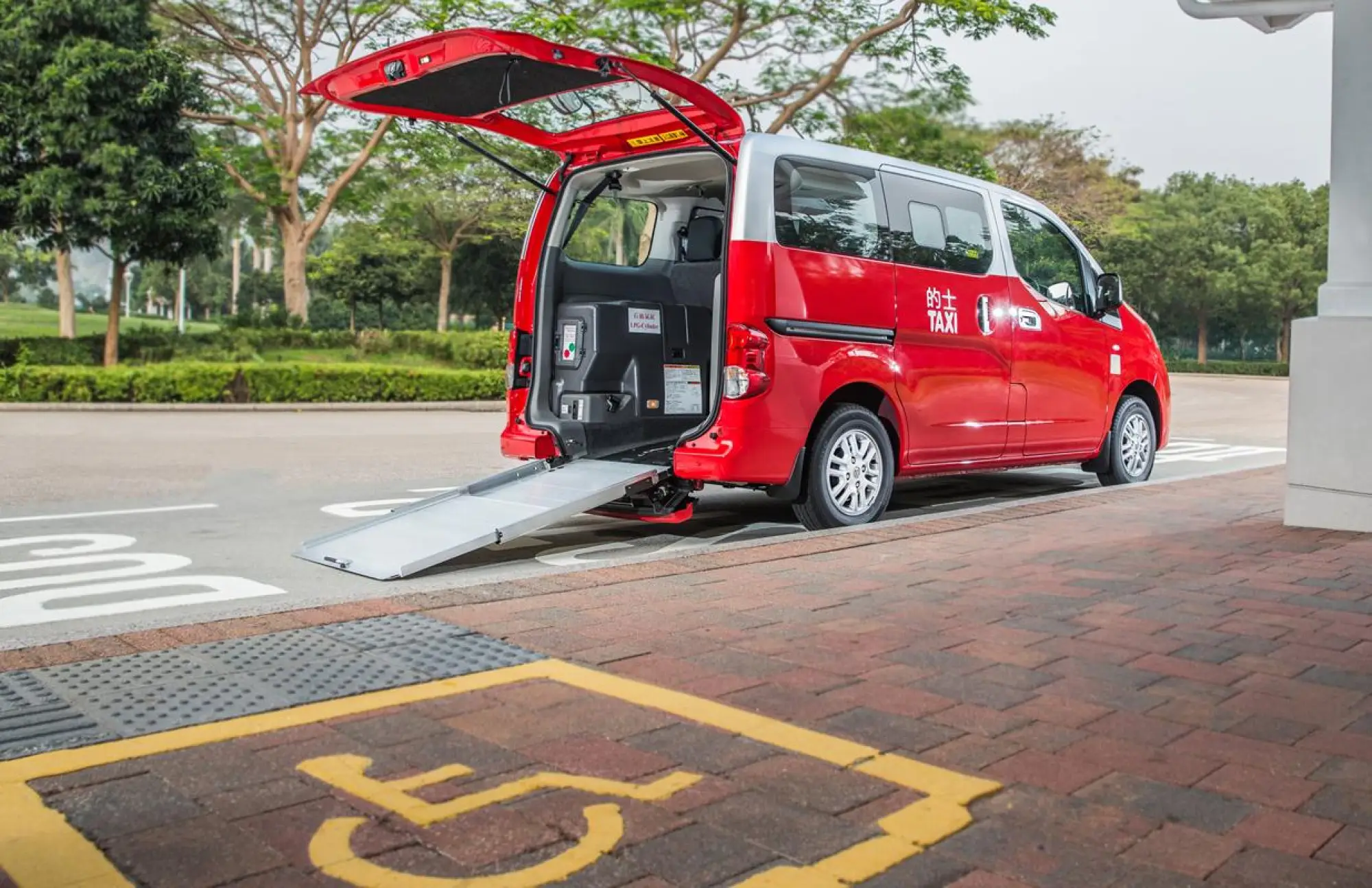 Nissan NV200 - Taxi a Hong Kong - 8